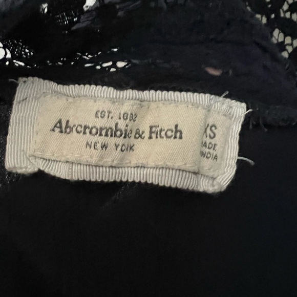 5 for $20 Abercrombie & Fitch shorts romper - Picture 3 of 5